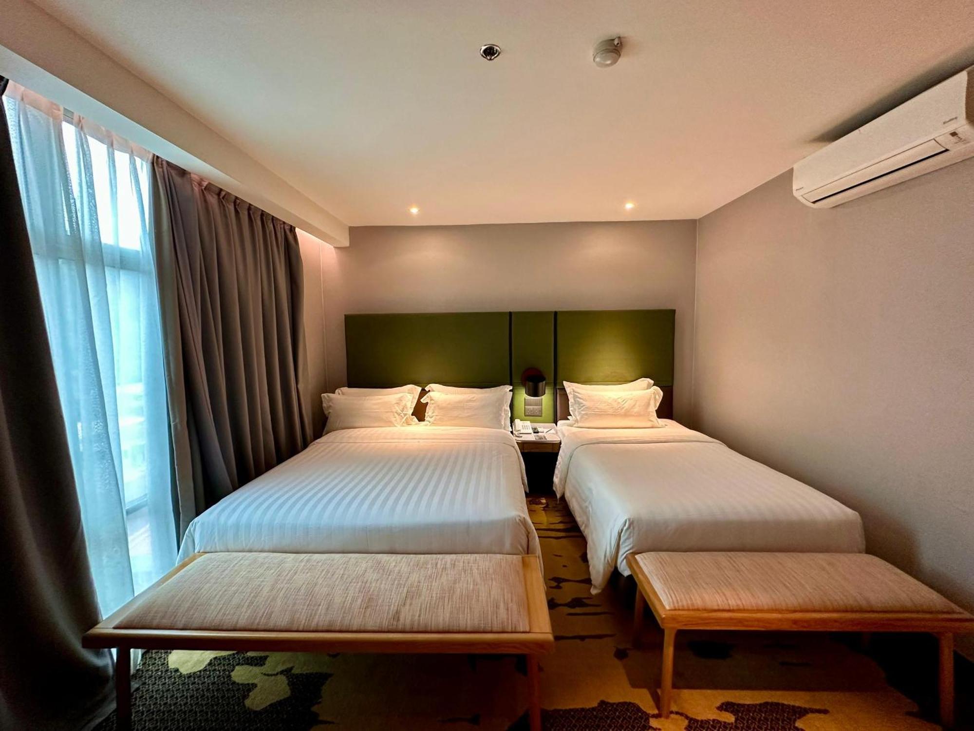King Park Hotel Kota Kinabalu Extérieur photo