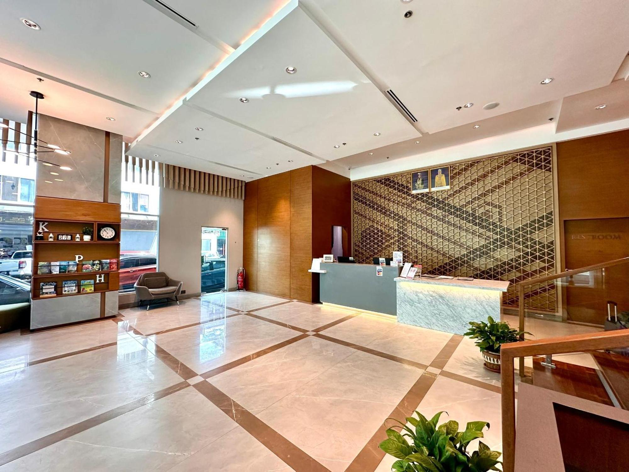 King Park Hotel Kota Kinabalu Extérieur photo